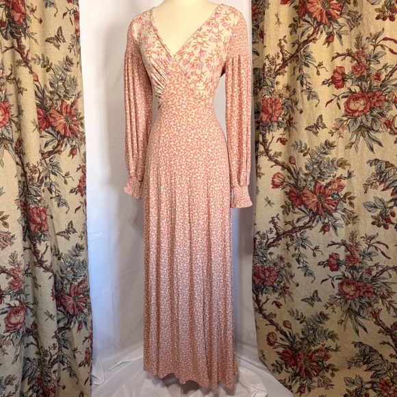 Free People Dresses & Skirts - FREE PEOPLE Floral Mixed Print Maxi Dress with billowed sleeves and open back